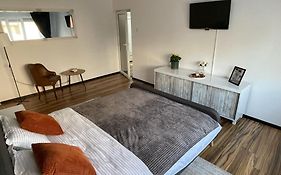Apartament Husi
